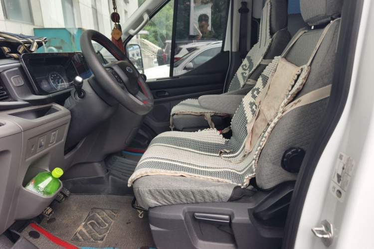 Used Ford Transit T8 2024 T8 2.0T Diesel Manual Mid-axle Mid-roof 6-seater Multi-function Version 2/2/2 Left Front Seat