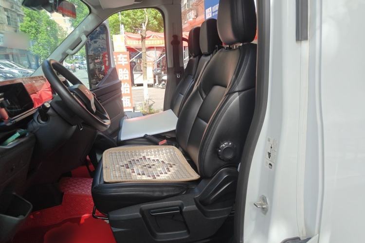 Used Ford Transit T8 2024 T8 2.0T Diesel Manual Short Wheelbase Mid-Roof 6-Seater Multi-Function Version 3/3 Left Front Seat
