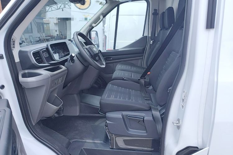 Used Ford Transit T8 2024 T8 2.0T Diesel Manual Long Wheelbase High-Roof 3-Seat Cargo Version with Rear Dual Tires Left Front Seat