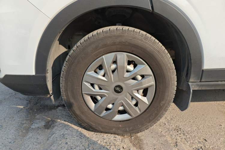 Used Ford Transit T8 2024 T8 2.3T Diesel Automatic Mid-axle Mid-roof 7-seater Business & Travel Edition Left Front Wheel Hub