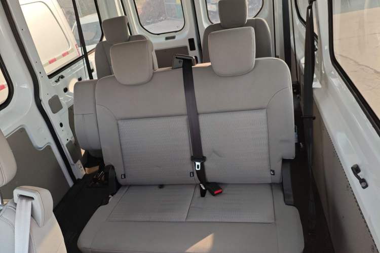 Used Ford Transit T8 2024 T8 2.3T Diesel Automatic Mid-axle Mid-roof 7-seater Business & Travel Edition Left Rear Seat