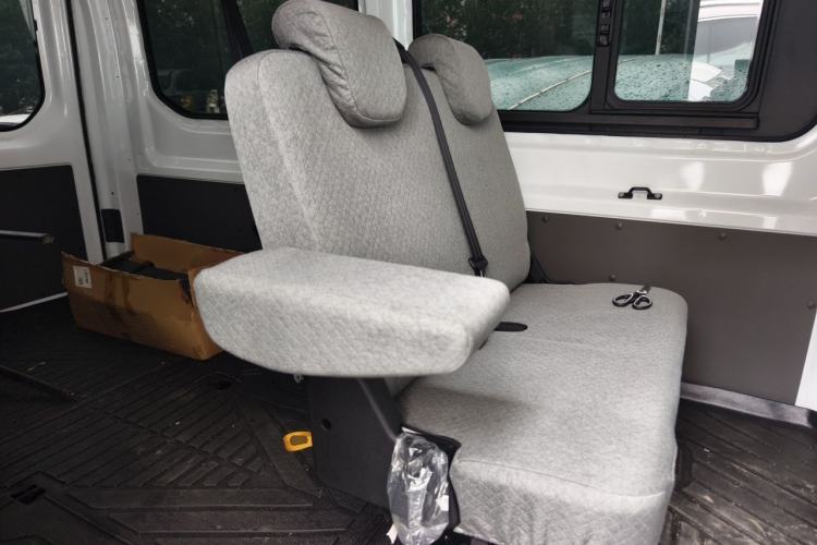Used Ford Transit T8 2024 T8 2.0T Diesel Manual Mid-axle Mid-roof 6-seater Multi-function Version 2/2/2 Left Rear Seat