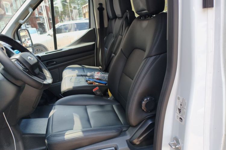 Used Ford Transit T8 2024 T8 2.0T Diesel Manual Short Wheelbase Mid-Height 6-Seater Full-Option Multifunctional Version 3/3 Left Rear Seat