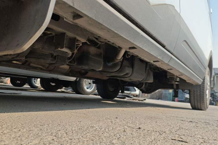 Used Ford Transit T8 2024 T8 2.3T Diesel Automatic Mid-axle Mid-roof 7-seater Business & Travel Edition Left Side Sill