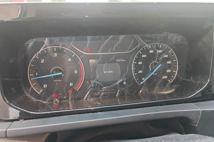Used Ford Transit T8 2024 T8 2.0T Diesel Manual Mid-axle Mid-roof 6-seater Multi-function Version 2/2/2 Odometer Close Up