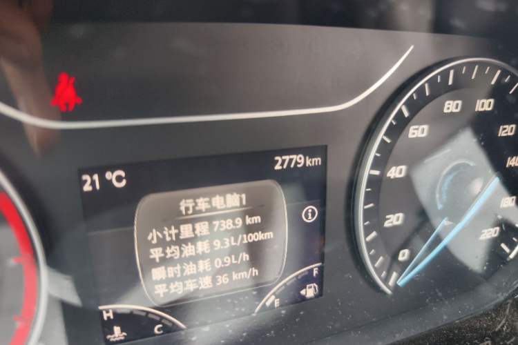 Used Ford Transit T8 2024 T8 2.0T Diesel Manual Mid-axle Mid-roof 6-seater Multi-function Version 2/2/2 Odometer Close Up