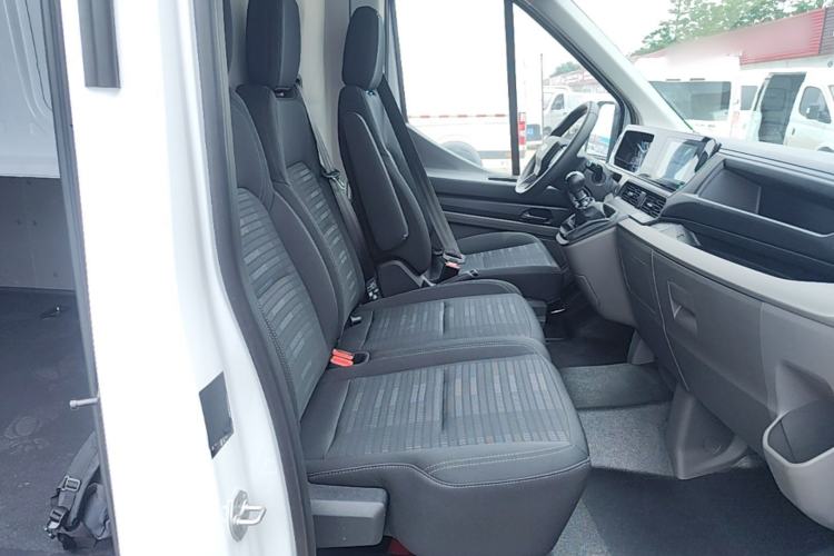 Used Ford Transit T8 2024 T8 2.0T Diesel Manual Long Wheelbase High-Roof 3-Seat Cargo Version with Rear Dual Tires Right Front Seat