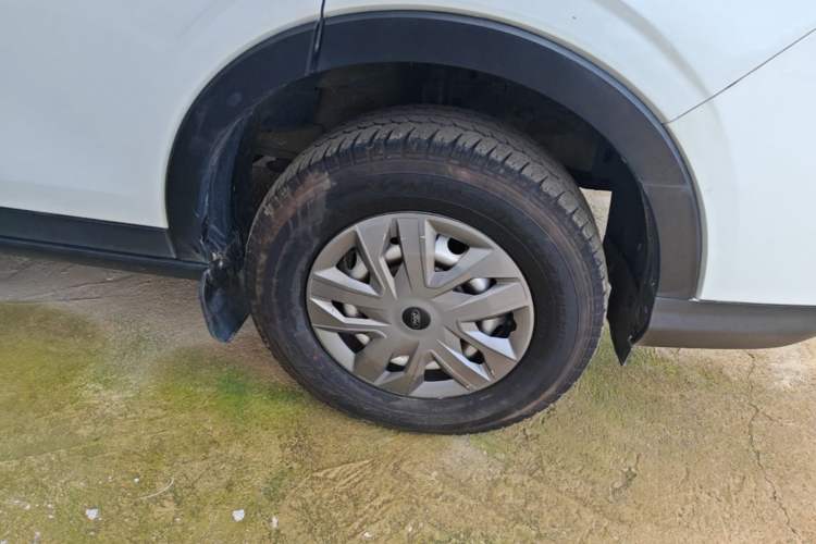 Used Ford Transit T8 2024 T8 2.3T Diesel Manual Mid-axle Mid-roof 9-seater Business & Travel Version 2/2/2/3 Right Front Wheel Hub