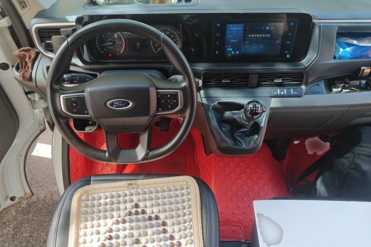 Used Ford Transit T8 2024 T8 2.0T Diesel Manual Short Wheelbase Mid-Roof 6-Seater Multi-Function Version 3/3 Steering Wheel