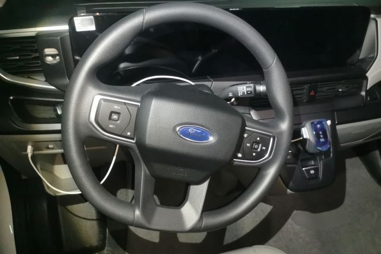 Used Ford Transit T8 2024 T8 2.3T Diesel Automatic Short Wheelbase Mid-Height 6-Seater Multi-Function Version 3/3 Steering Wheel
