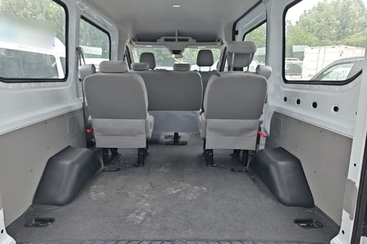 Used Ford Transit T8 2024 T8 2.3T Diesel Automatic Mid-axle Mid-roof 6-Seater Multi-function Version 2/2/2 Trunk
