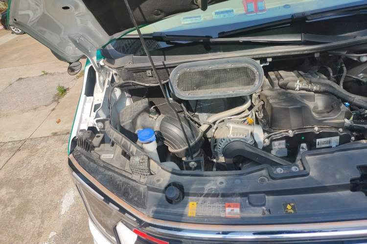Used Ford Transit T8  Engine Bay Right
