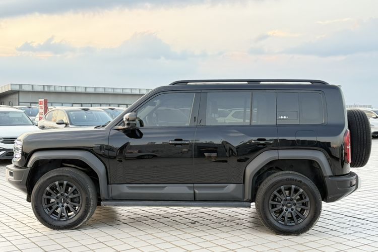 Used Formula Leopard 5 2023 Explore Edition Exterior 4