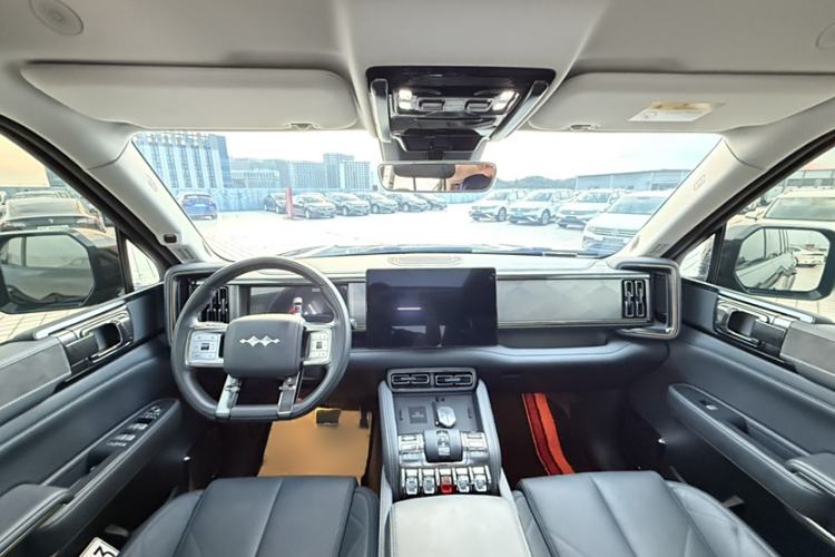Used Formula Leopard 5 2023 Explore Edition Interior 3
