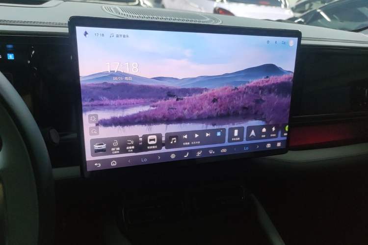 Used Formula Leopard 5 2023 Navigator Edition Audio And AC Panel