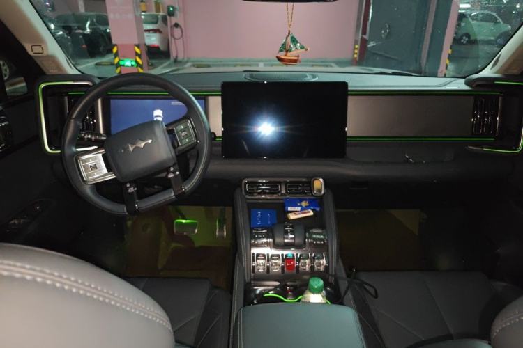 Used Formula Leopard 5 2023 Explore Edition Center Console