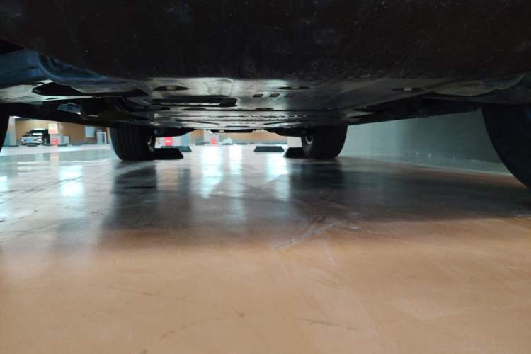 Used Formula Leopard 5 2023 Navigator Edition Chassis Front