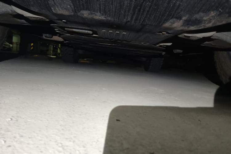 Used Formula Leopard 5 2023 Navigator Edition Chassis Front
