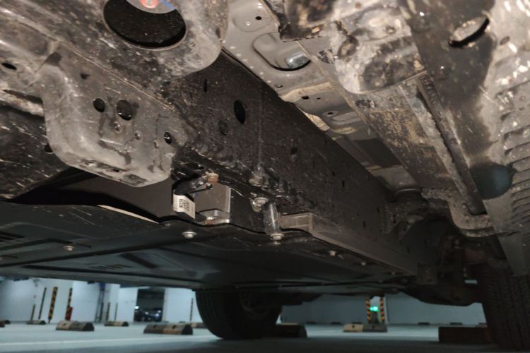 Used Formula Leopard 5 2023 Explore Edition Chassis Front Left