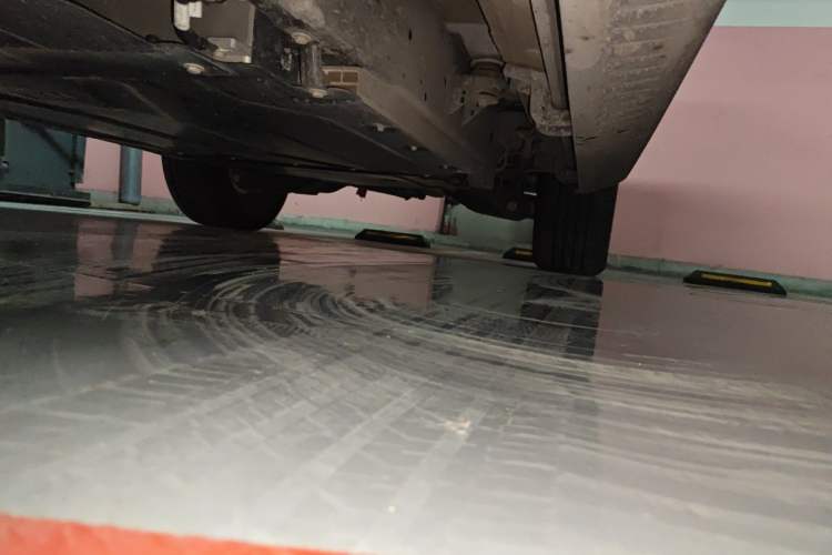 Used Formula Leopard 5 2023 Explore Edition Chassis Front Left