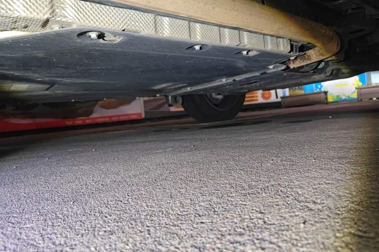 Used Formula Leopard 5 2023 Navigator Edition Chassis Front Right