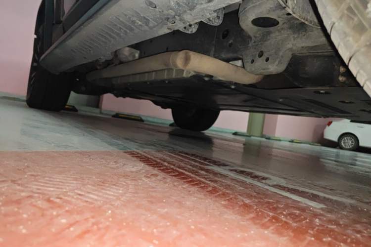 Used Formula Leopard 5 2023 Explore Edition Chassis Front Right