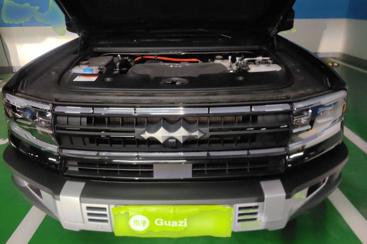 Used Formula Leopard 5 2023 Navigator Edition Engine Bay