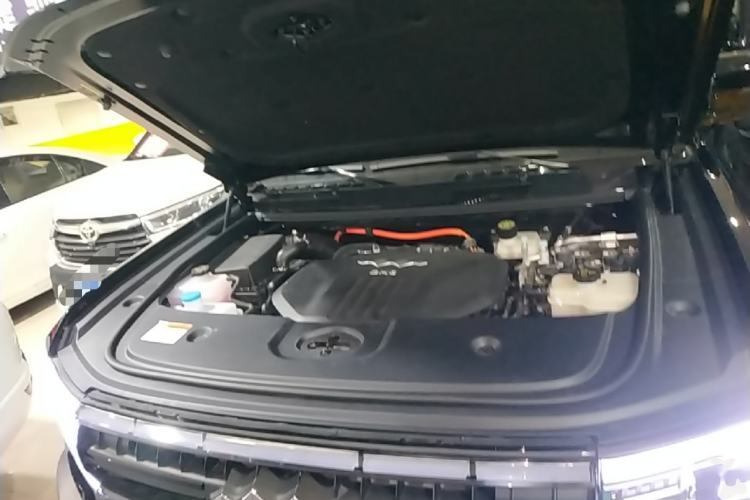 Used Formula Leopard 5 2023 Explore Edition Engine Bay