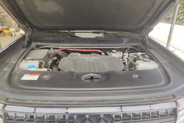 Used Formula Leopard 5 2023 Explore Edition Engine Bay