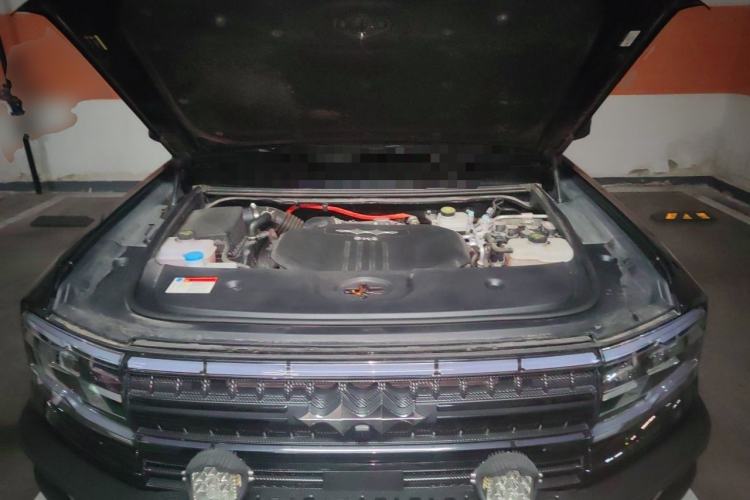 Used Formula Leopard 5 2023 Navigator Edition Engine Bay