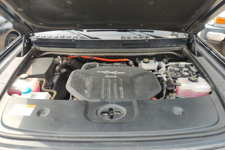 Used Formula Leopard 5 2023 Cloud Ride Flagship Edition Engine Bay