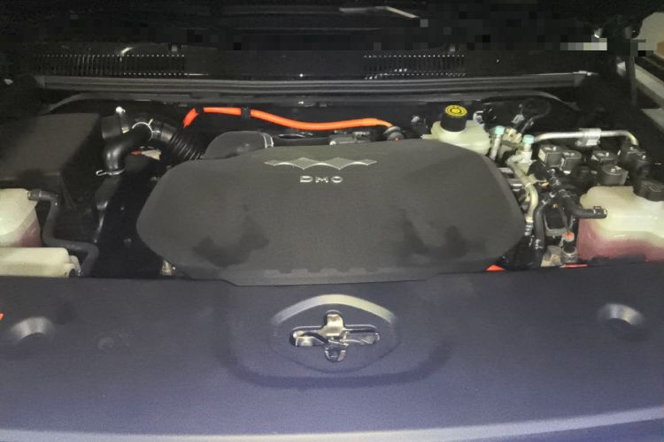Used Formula Leopard 5 2023 Explore Edition Engine Bay