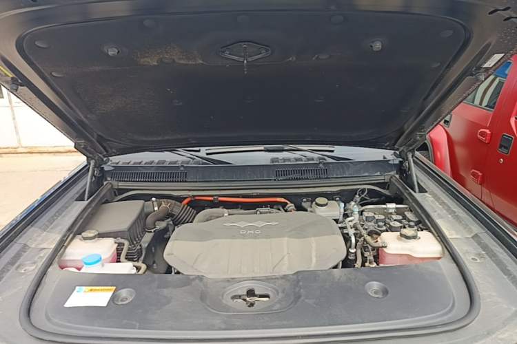 Used Formula Leopard 5 2023 Explore Edition Engine Bay