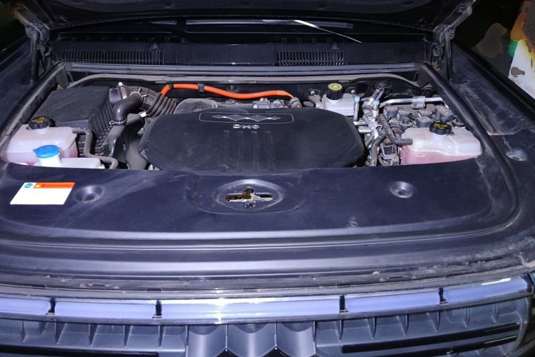 Used Formula Leopard 5 2023 Navigator Edition Engine Bay