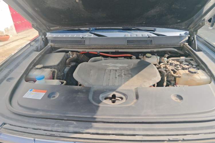 Used Formula Leopard 5 2023 Navigator Edition Engine Bay