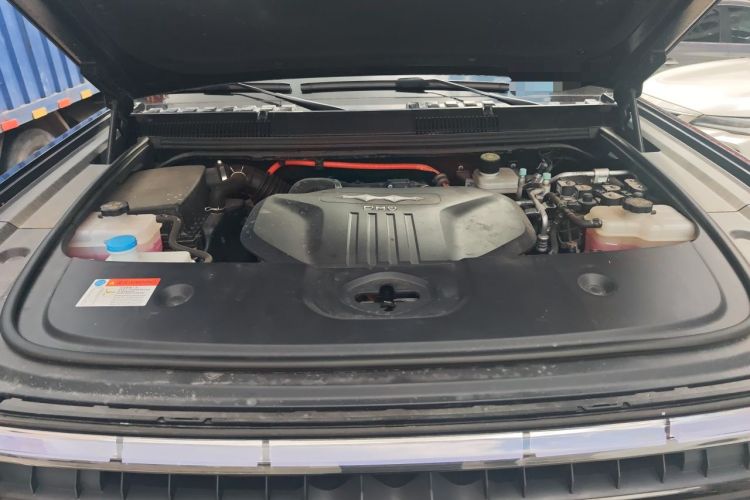 Used Formula Leopard 5 2023 Navigator Edition Engine Bay