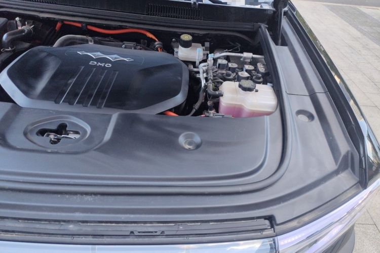 Used Formula Leopard 5 2023 Explore Edition Engine Bay Left