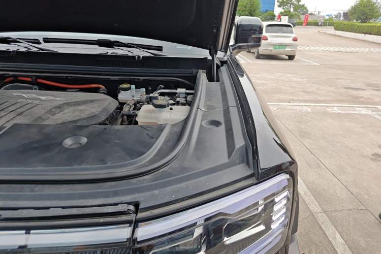 Used Formula Leopard 5 2023 Explore Edition Engine Bay Left