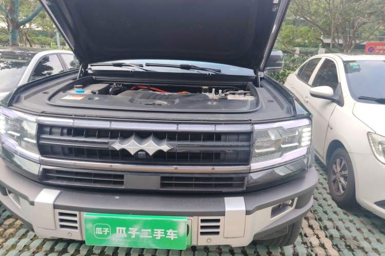 Used Formula Leopard 5 2023 Explore Edition Engine Bay Left