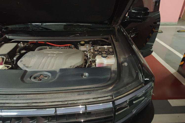 Used Formula Leopard 5 2023 Explore Edition Engine Bay Left