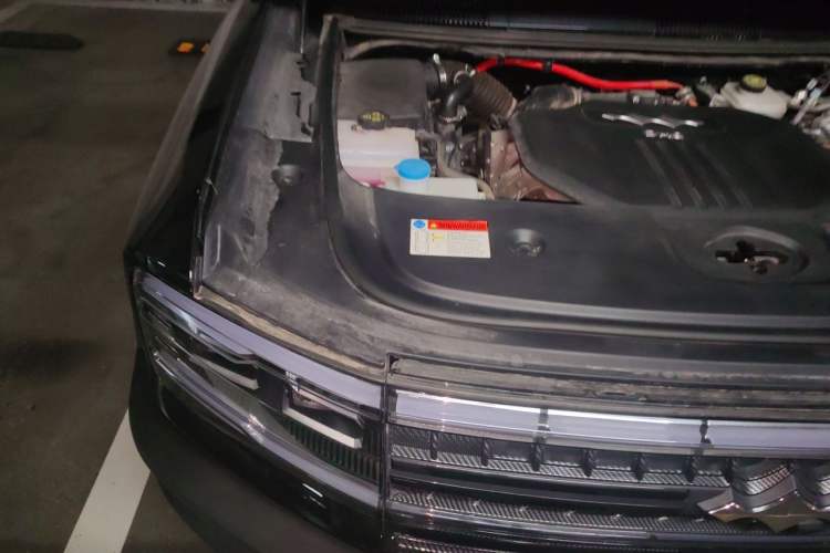 Used Formula Leopard 5 2023 Navigator Edition Engine Bay Right