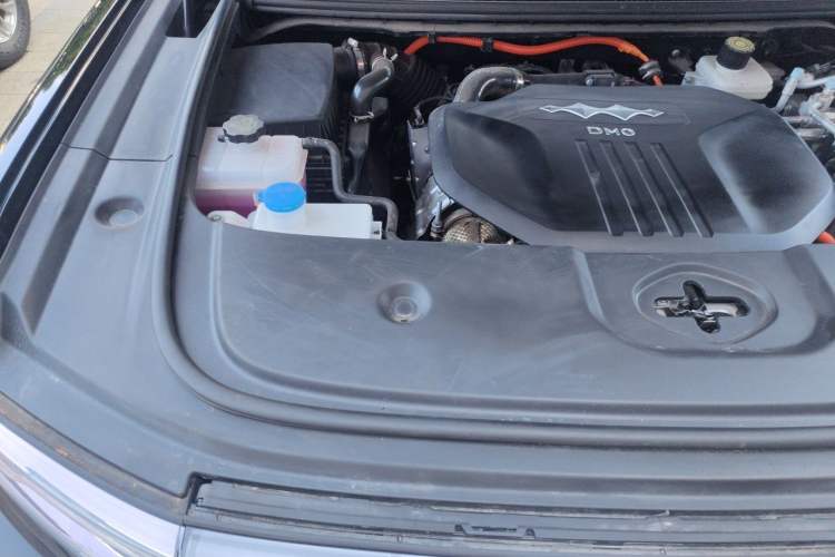 Used Formula Leopard 5 2023 Explore Edition Engine Bay Right