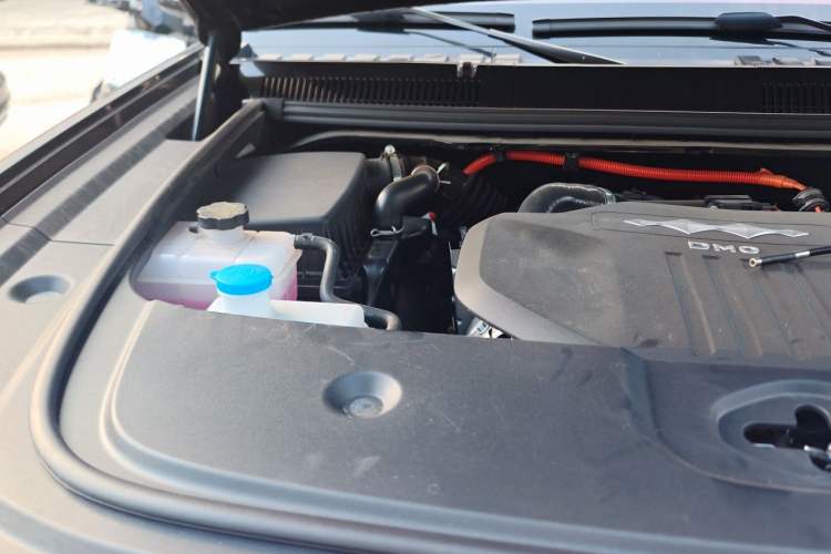 Used Formula Leopard 5 2023 Navigator Edition Engine Bay Right