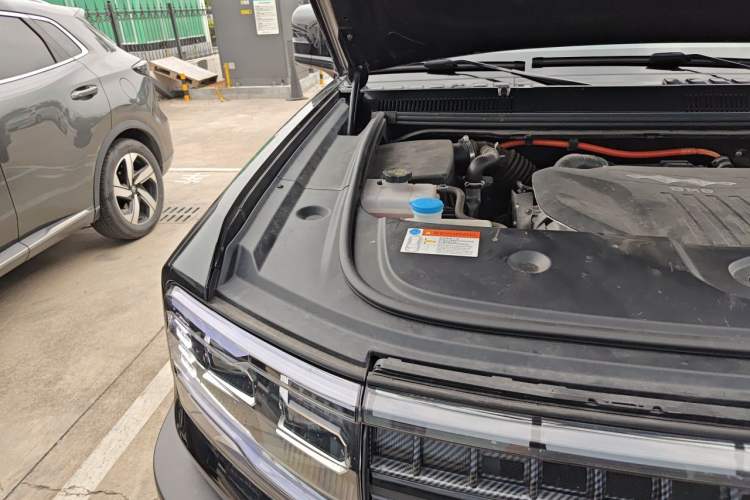 Used Formula Leopard 5 2023 Explore Edition Engine Bay Right