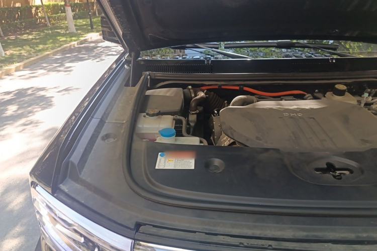 Used Formula Leopard 5 2023 Explore Edition Engine Bay Right