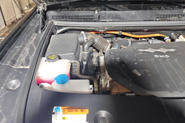Used Formula Leopard 5 2023 Navigator Edition Engine Bay Right