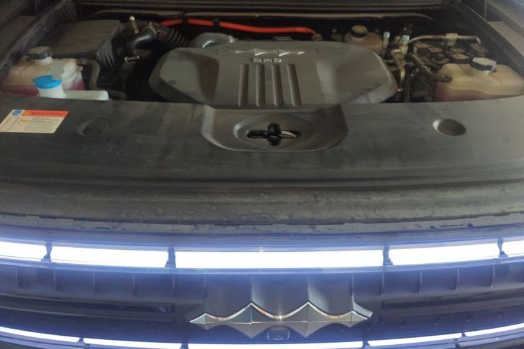 Used Formula Leopard 5 2023 Navigator Edition Engine Bay