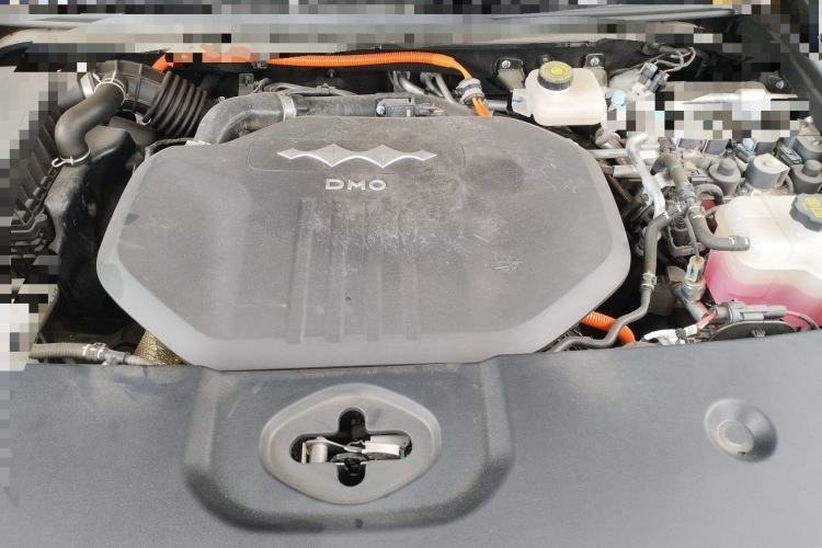 Used Formula Leopard 5 2023 Navigator Edition Engine Bay