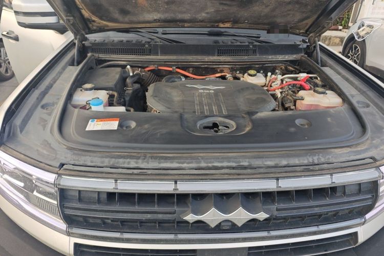 Used Formula Leopard 5 2023 Navigator Edition Engine Bay
