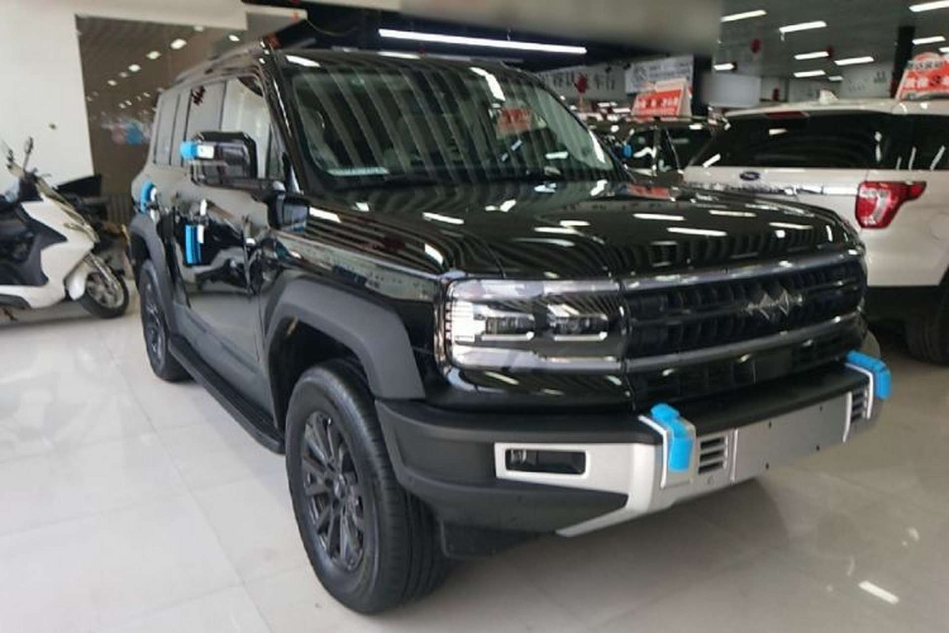 Used Formula Leopard 5 2023 Navigator Edition Front Right 45 Deg